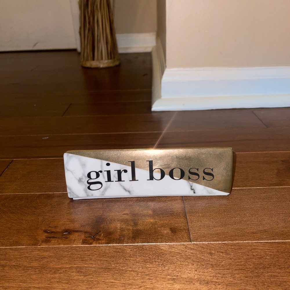 GIRL BOSS. For desk.